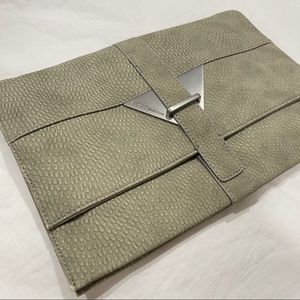 BCBG GENERATION envelope clutch